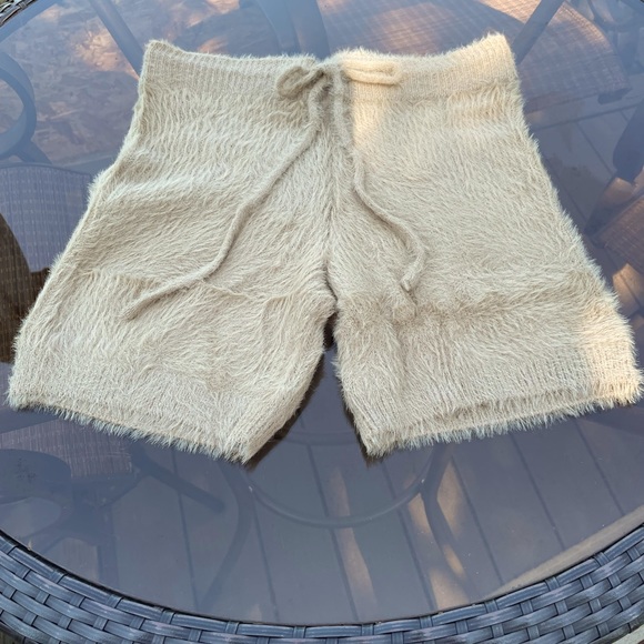 🤎NWT EXTREMELY SOFT and Comfy shorts - Picture 12 of 15